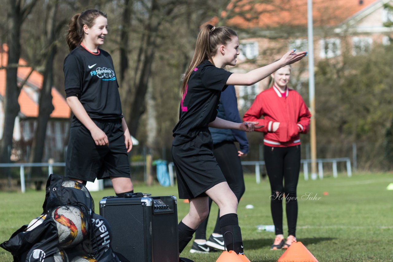 Bild 62 - C-Juniorinnen SV Steinhorst/Labenz - TSV Friedrichsberg-Busdorf : Ergebnis: 5:0